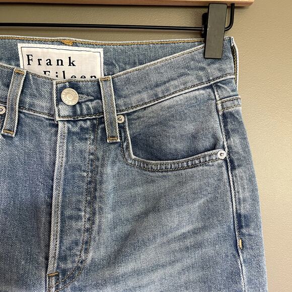 NWOT FRANK & EILEEN MONAGHAN Mom Jean Size 25 Blue Denim High Waist Straight Leg - Picture 11 of 16